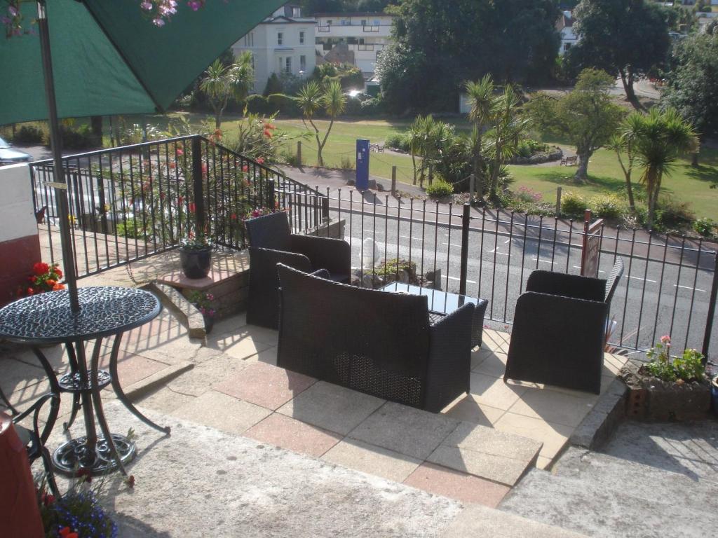 Tusker Lodge (Adults Only) Torquay Buitenkant foto